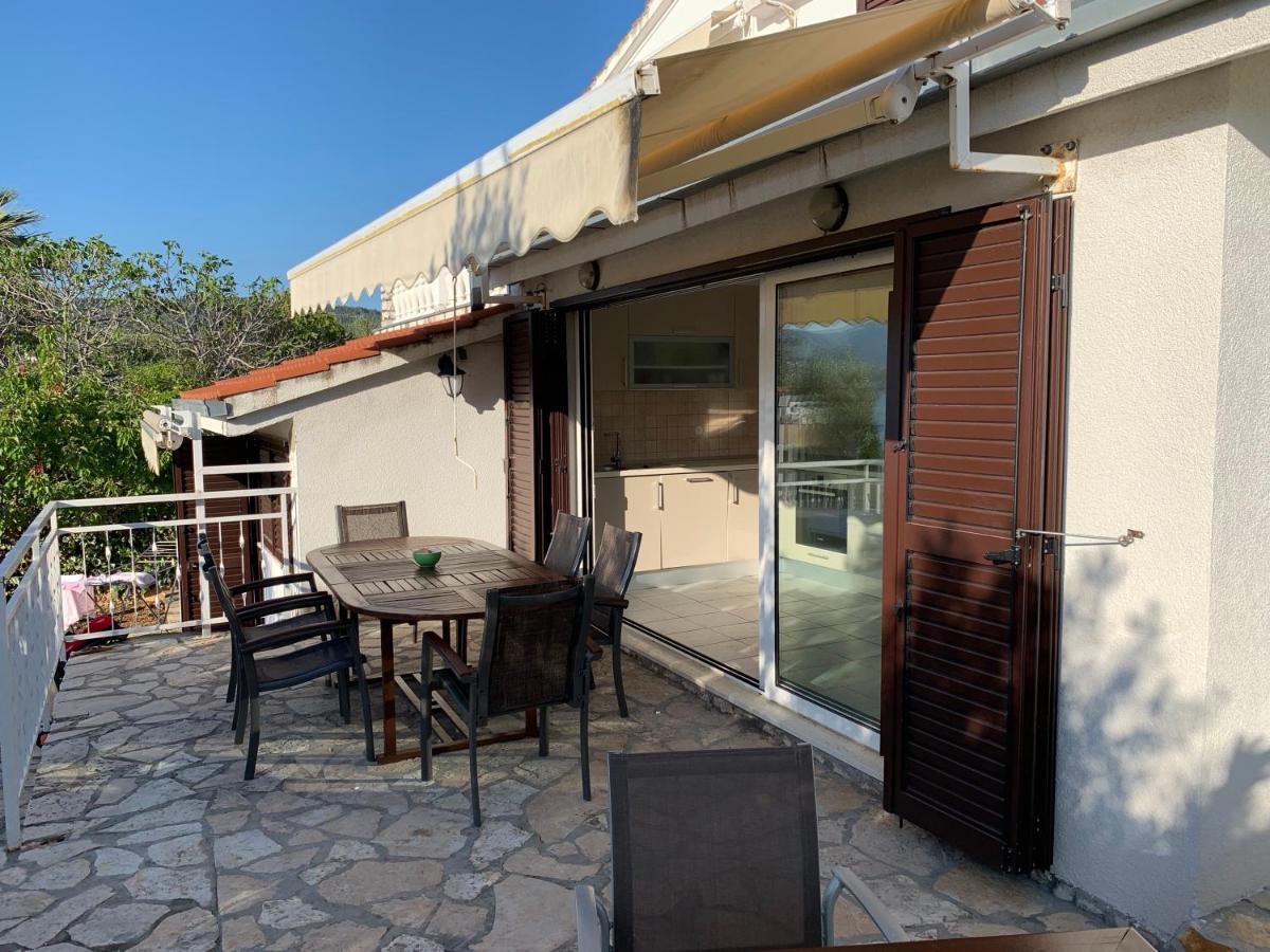 Apartments Villa Julia Trogir Exterior photo